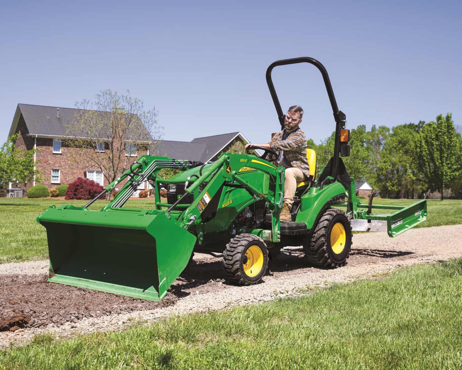 John Deere 1023E