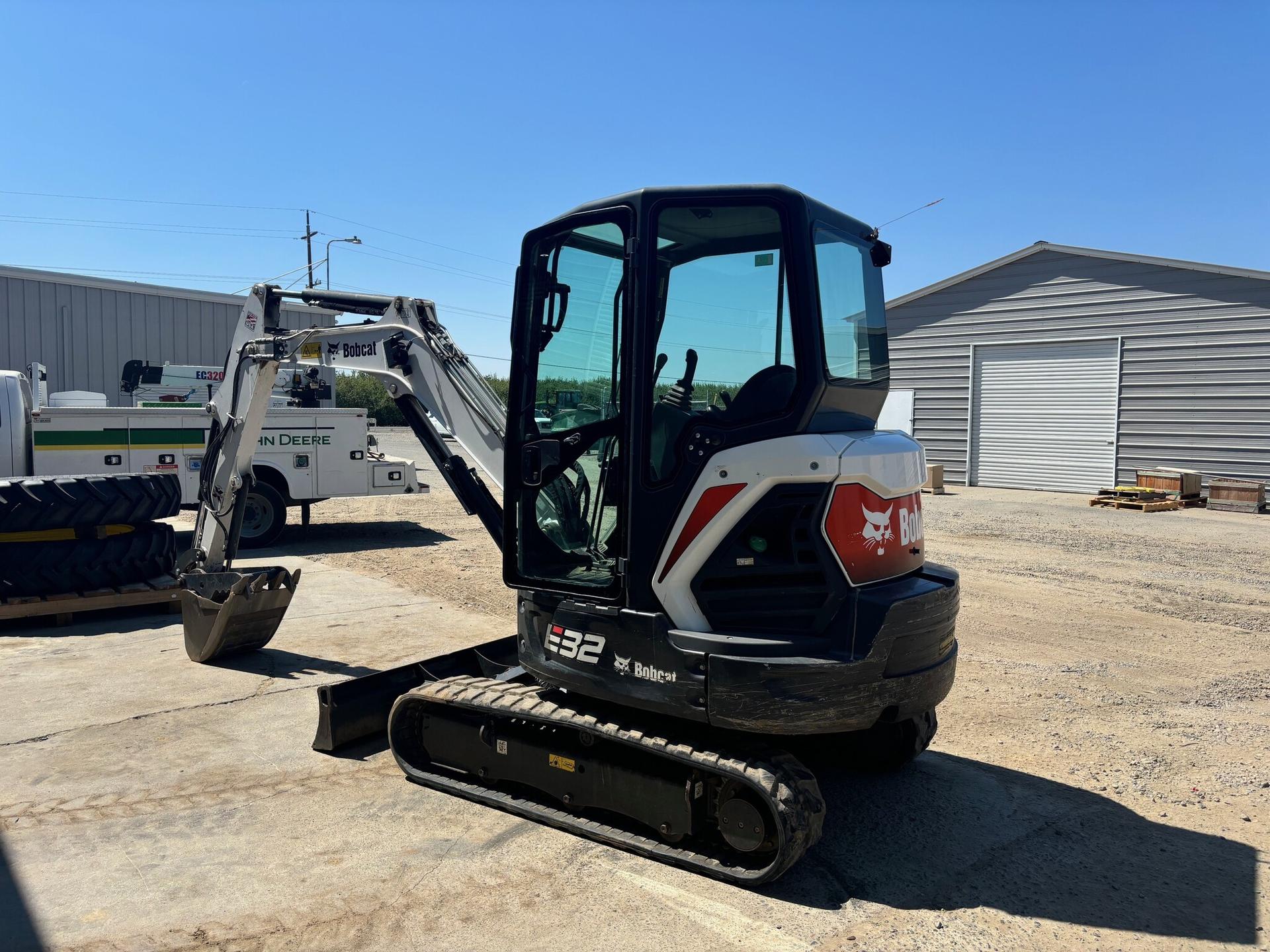 2020 Bobcat E32