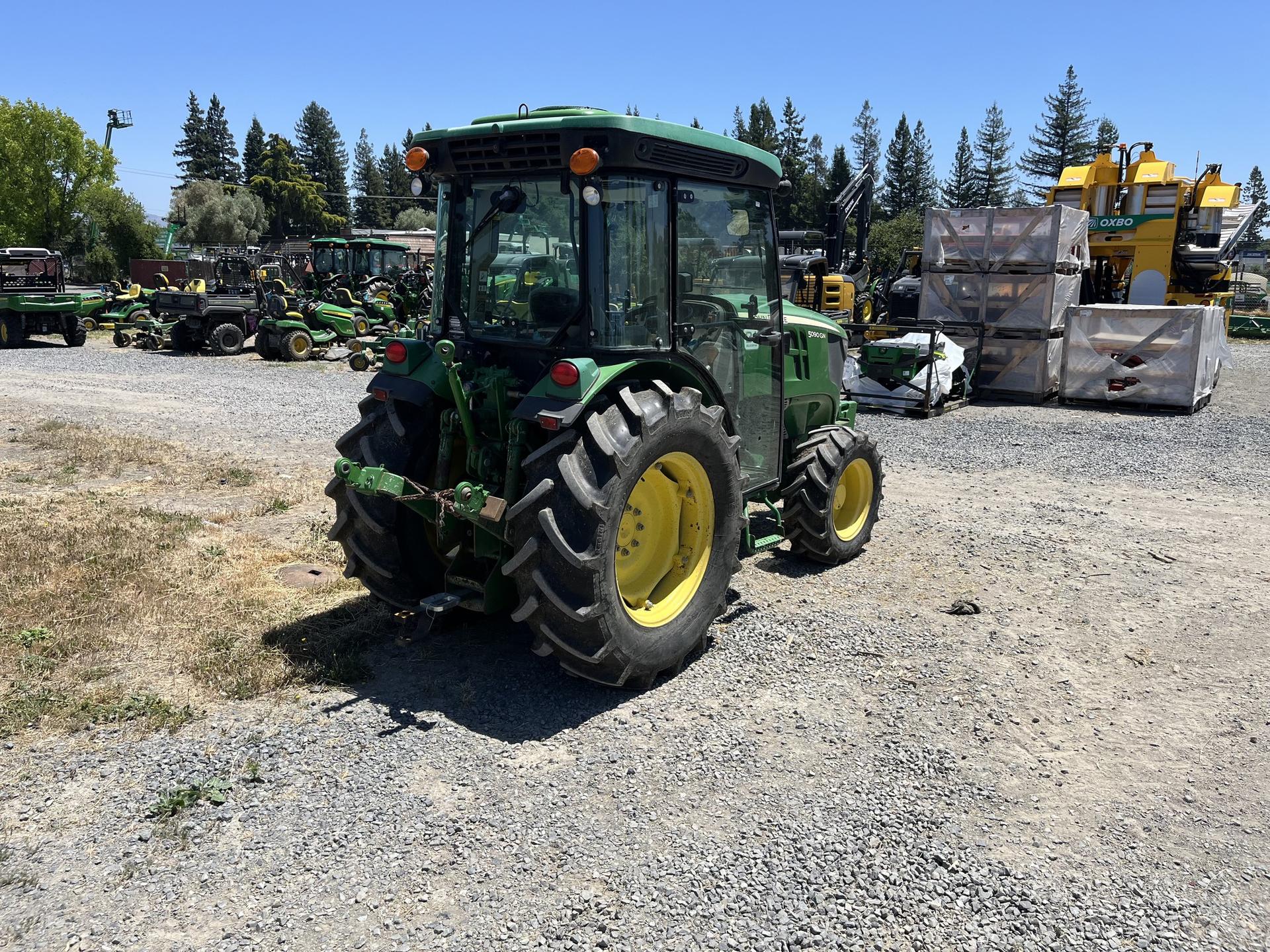 2018 John Deere 5090GN Image