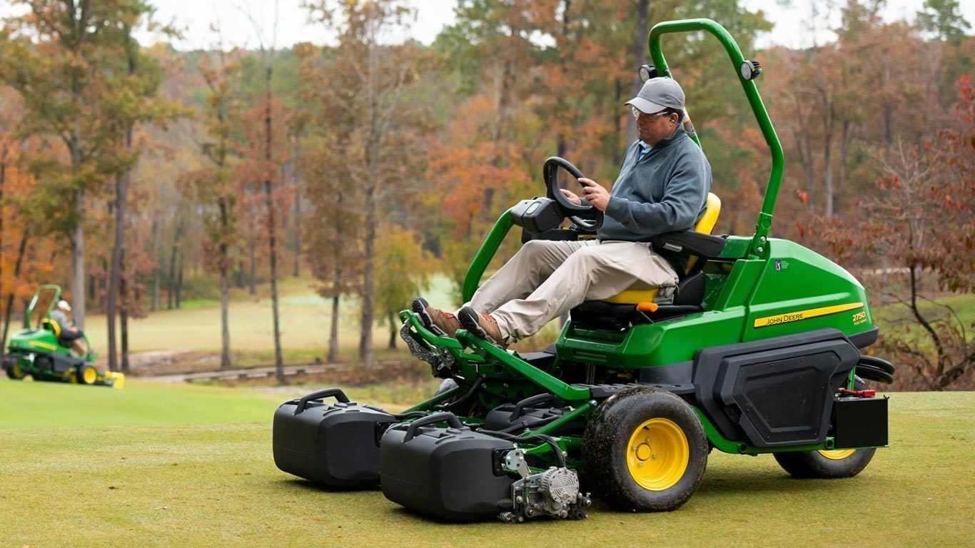 2750 E-Cut™ Hybrid Triplex Mower